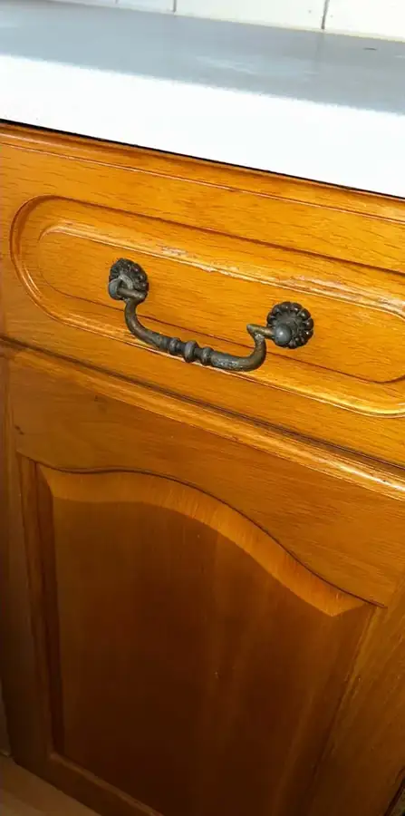 Kitchen drawers after cleaning