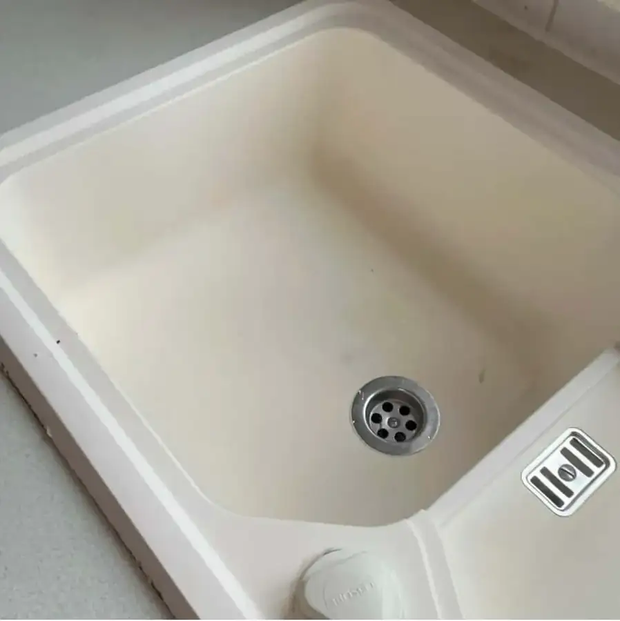 Kitchen sink after cleaning
