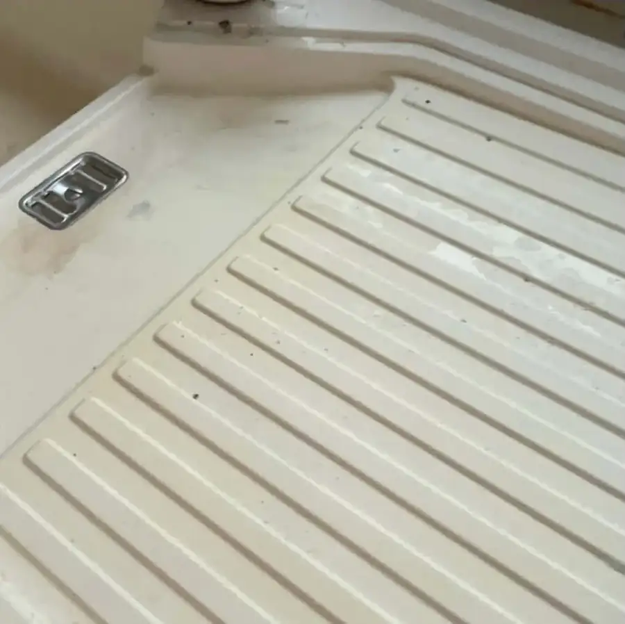 Sink drainer before cleaning